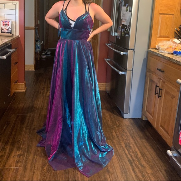 Prom dress - Picture 2 of 6